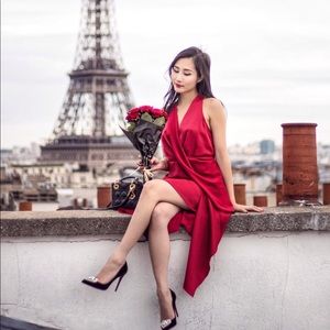 Red sleeveless dress